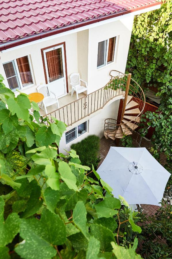 Marco Club Hotel Gagra Exterior photo